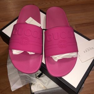 💕 Gucci logo rubber slide sandals 💕